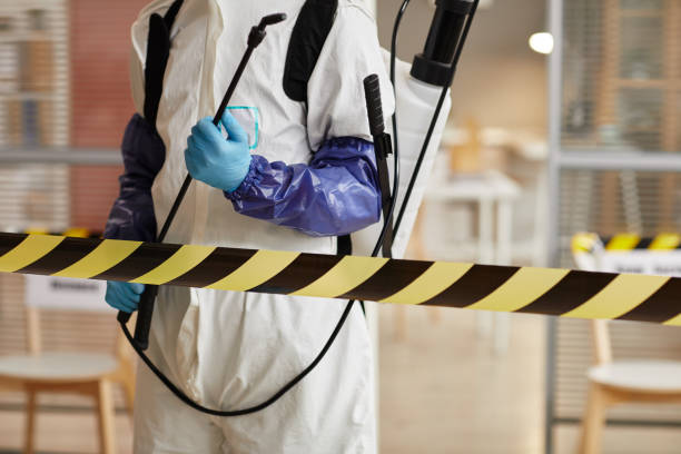 Professional Biohazard technician working in Park Ridge, IL